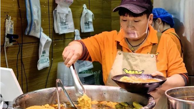 蓝狮娱乐注册：在北京吃一顿饭，只要六块钱了？